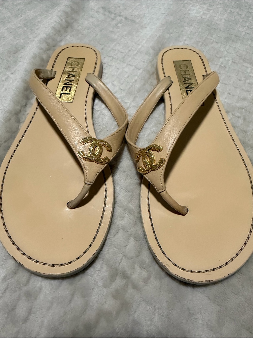 CHANEL Nude Leather CC Logo Thong Sandals